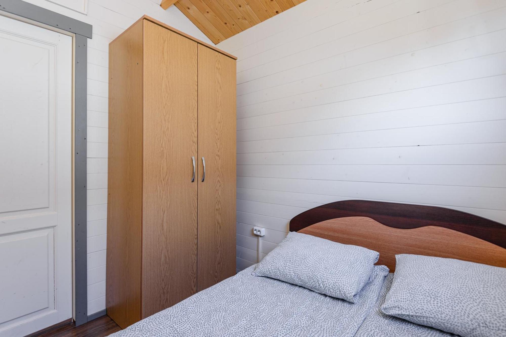 Nameliai Penkios Gulbes Feriehus